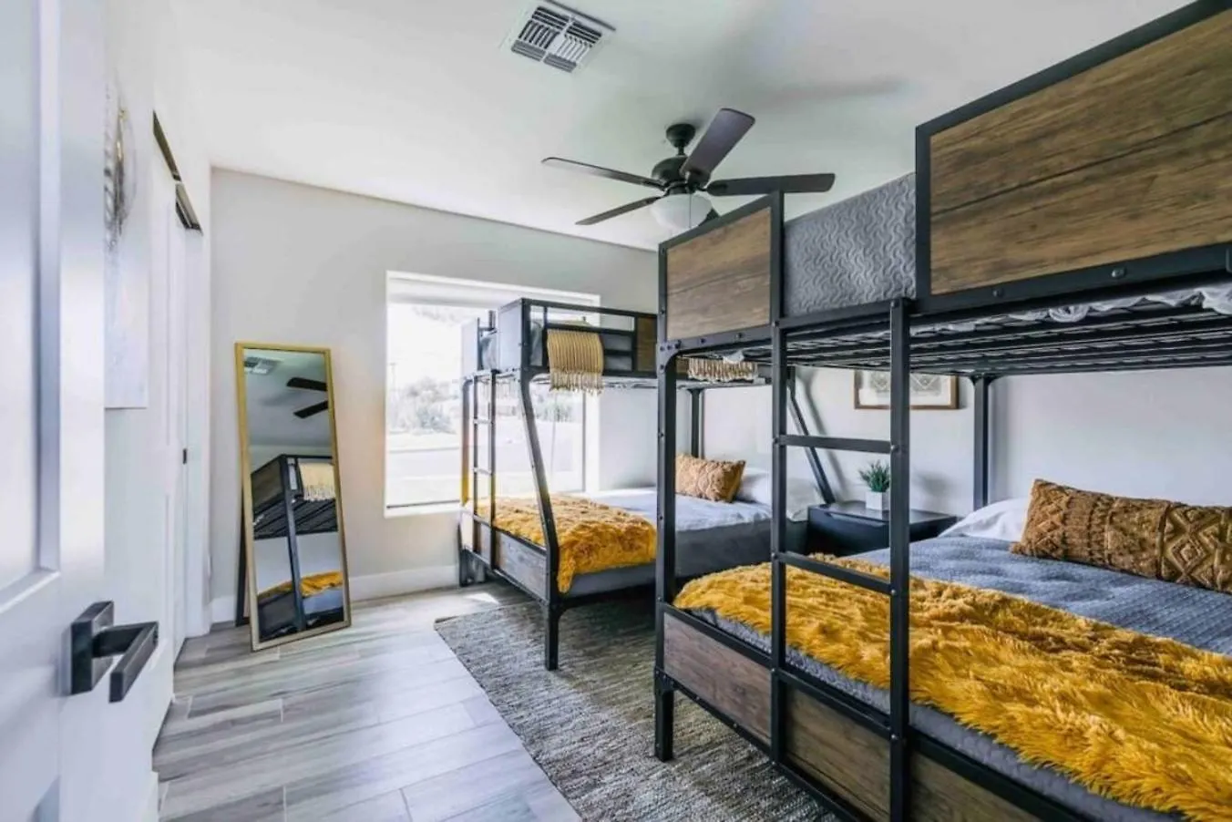 Luxurious Old Town Remodel Home W Heated Pool Scottsdale